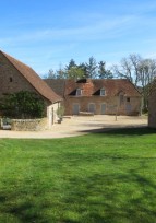 Saône-et-Loire- Aménagement extérieur d'une maison ancienne